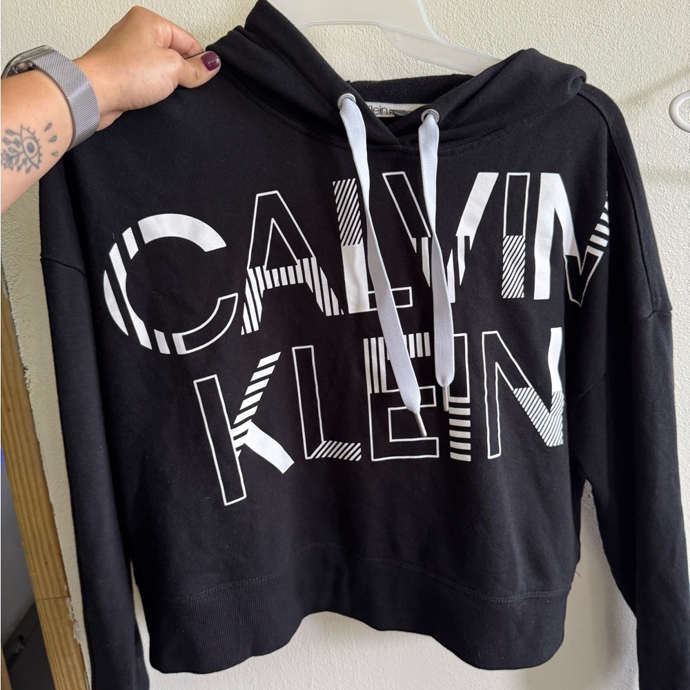 🔥 4 for $20 DEAL Calvin Klein Performance Black Cropped Hoodie – Graphic Logo – - Picture 9 of 13